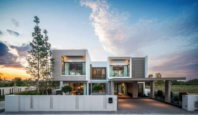 พูลวิลล่าสวย 2 ชั้น ดีไซน์สุดหรู ใกล้ทะเลสาบ เมืองเชียงใหม่