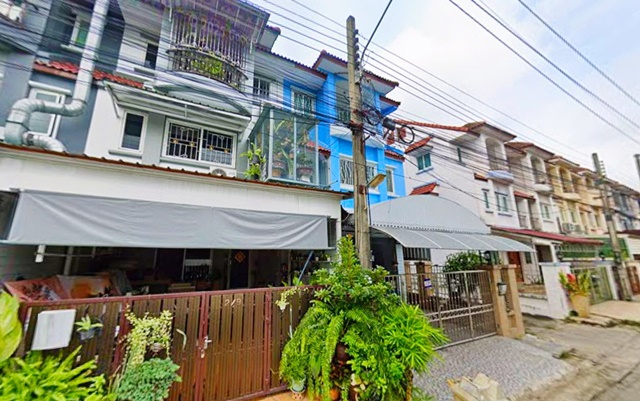 ศรีนครินทร์ 38 800ม. 4-5นอน รถไฟฟ้าสายสีเหลือง ซอย ศรีนครินทร์ 41-49 ประเวศ ทาวน์โฮมให้เช่า 3 ชั้น  18ตรว.  180 ตร.ม. 3,249 ล้านบาท