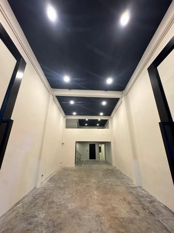 P1303 ให้เช่า อาคาร พาณิชย์ 4 ชั้นครึ่ง (ไม่รวมดาดฟ้า) ติดถนนสุขุมวิท คนพลุกพล่านทั้งวัน ติดรถไฟฟ้าBTSปุณณวิถี