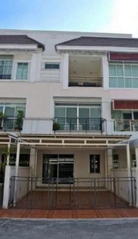 ให้เช่าทาวน์โฮม 3 ชั้น ย่านกรุงเทพกรีฑา โครงการ บ้านกลางเมือง เออร์บาเนี่ยน พระราม9-วงแหวน ตกแต่งเฟอร์นิเจอร์