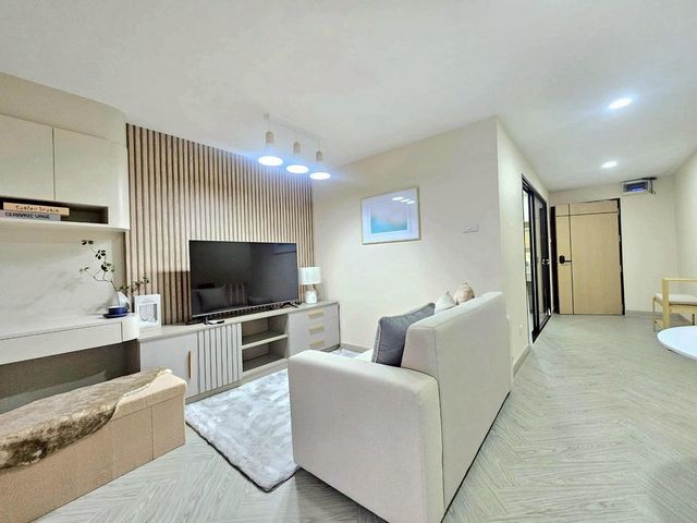 ราคาเพียง 2.29 ล้าน 36.5 ตรม. #ศรีธนา2 คอนโด – #วิวกาด ทำเลทอง ใจกลางเมืองเชียงใหม่ #มีโควต้าชาวต่างชาติ #เฟอร์นิเจอร์ครบ พร้อมเข้าอยู่ทันที