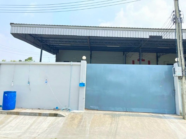 โลตัส บางปลา 200 ม.ให้เช่าโรงงาน พร้อมออฟฟิศ 3 ชั้น 500 ตร.ม.125 ตร.วา. รร.นานาชาติ บางกอกพัฒนา 4.8 กม.1 นอน 2 น้ำ . ตลาดน้ำบางพลี 3 กม. 