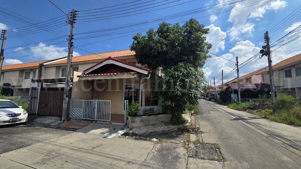 ทาวน์เฮ้าส์ บ้านเอื้ออาทร รังสิต - คลอง 9 หลังมุม ราคาถูก