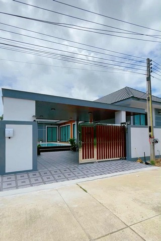 บ้านดีไซน์โมเดิร์นพูลวิลล่า ใกล้หาดบางเสร่ เหมาะสำหรับอยู่อาศัยหรือทำโฮมสเตย์