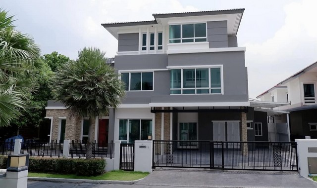 โครงการ Grand Bangkok Boulevard พระราม 9  ศรีนครินทร์ (กรุงเทพกรีฑา)