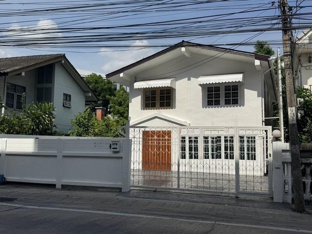 ให้เช่าบ้านเดี่ยว 2 ชั้น 45 ตร.ว. ถนนสุขุมวิท 105 เขตบางนา ใกล้ BTS แบริ่ง