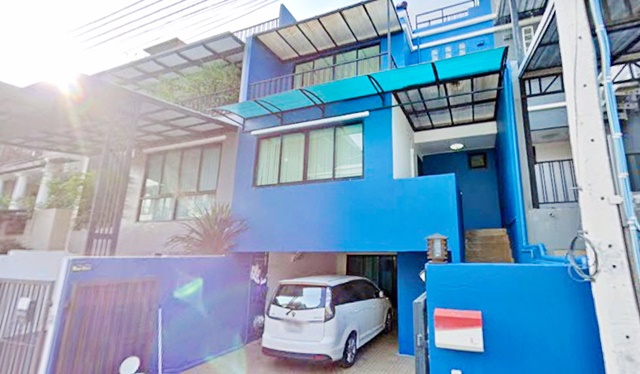 ลาดพร้าว37-45 BTS ภาวนา 1กม.พร้อมเฟอร์ฯ 4นอน ให้เช่าโฮมออฟฟิศ 5 ชั้นเล่นระดับ-ดาดฟ้า 33ตร.วา. 250 ตร.ม. รร.นานาชาติโอ๊คเบอรี 1.1 กม.