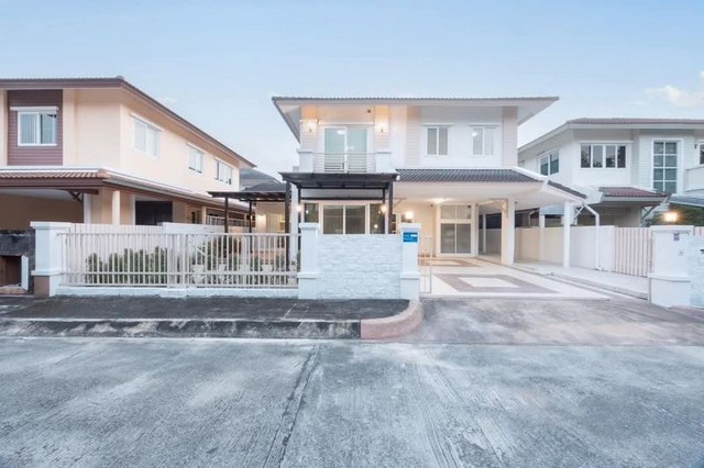 บ้านเดี่ยว 2 ชั้น รีโนเวทใหม่ สไตล์คอมเทมโพรารี่ ดอยยสะเก็ด