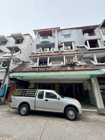 ตึก 2 คูหา ใจกลาง Old Town ภูเก็ต  ทำเลสุดปังใกล้ถนนคนเดินของนักท่องเที่ยว