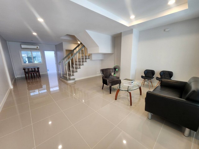 ขาย ทาวน์เฮ้าส์ 3 ชั้น 21 ตรว. หมู่บ้านสิทธารมย์ รามอินทรา 45 ใกล้ รถไฟฟ้า MRT สถานี มัยลาภ