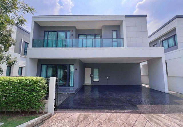 LV53285 ให้เช่า บ้านเดี่ยว เซนโทร บางนา Centro Bangna ทำเลติด Mega บางนา บ้านเดี่ยวหรู หน้าสวน ใกล้คลับเฮาส์