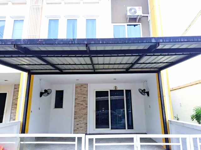 ซีเจ วิเศษสุขนคร 800 ม. วัดพันท้ายนรสิงห์ 1.5กม. ให้เช่าทาวน์โฮม 2 ชั้นหลังมุม 24ตร.วา. 184ตร.ม.