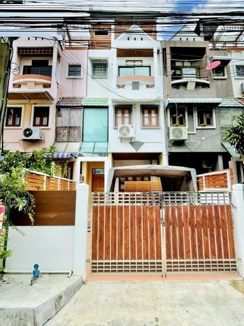  BTSแบริ่ง 1.3กม.โลตัส สุขุมวิท105 650 ม.ให้เช่าทาวน์เฮ้าส์สุดหรู 3 ชั้น หรูหรา  24ตร.วา. 274ตร.ม. ลาซาล18-26  จัดเต็มเฟอร์ฯ 3นอน 2น้ำ 