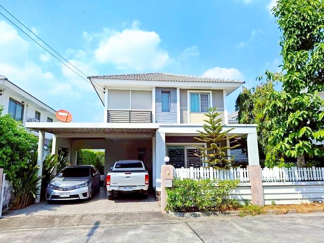 เจปาร์ค ศรีราชา 3.9กม. คฤหาสน์ ให้เช่าบ้านเดี่ยว 2 ชั้นหรูหรา นิคมปิ่นทอง2 51 ตร.วา.​ 210 ตร.ม. รพ.สมิติเวชศรีราชา 3.3 กม 3 นอน 3 น้ำ 