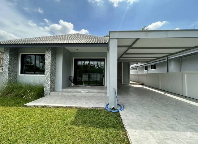 ให้เช่า 35,000 บาท/เดือน ขาย 5.9 ล้าน #โซนแม่เหียะ บ้านชั้นเดียวหลังใหญ่ ทำเลทอง เงียบสงบ เป็นส่วนตัว พร้อมเฟอร์นิเจอร์ครบ เข้าอยู่ได้ทันที