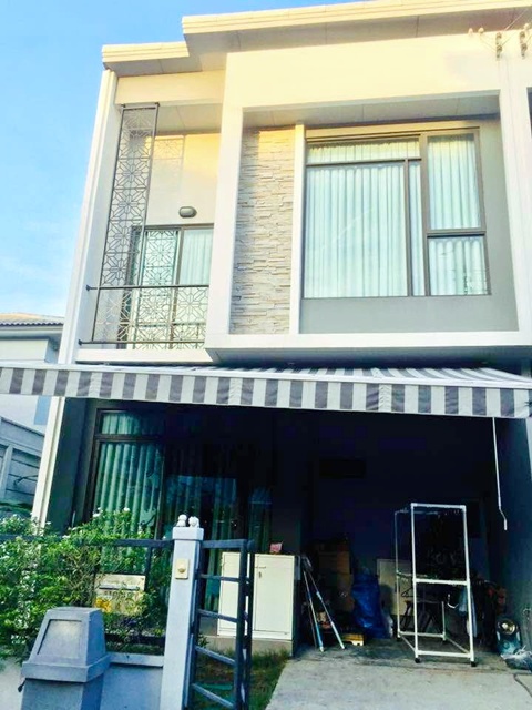 MRT คลองบางไผ่ 2.1กม. ให้เช่าทาวน์โฮม 2 ชั้น 19ตร.วา. 159ตร.ม. พลีโน  รร.กสิณธรเซนต์ปีเตอร์ 1.5 กม. บางใหญ่ ตลาดบางใหญ่ 2.3 กม. 3 นอน 