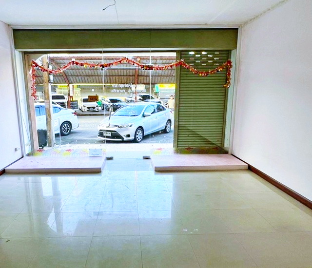 ไสวประชาราษฎร์ ตลาดเอซี คลองสี่ 850 ม.  BTSคูคต 3.6 กม. ขาย-เช่า อาคารพาณิชย์ 3 ชั้น  21 ตร.วา. 258 ตร.ม. แยกสายไหม ถ. ลำลูกกา 