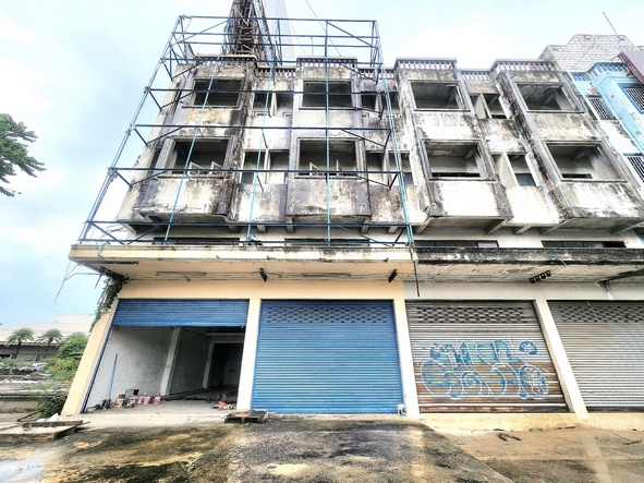 อาคารพาณิชย์ ให้เช่า หลังมุม 4 ชั้น ขนาด 45 ตร.ว. 2 ห้อง ติดถนนใหญ่ บรมราชชนนี ตรงข้ามโลตัสศาลายา ทำเลดี ใกล้แหล่งชุมชน เหมาะทำการค้า