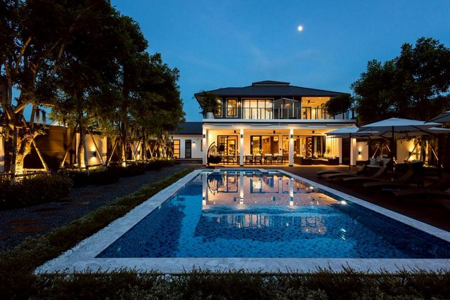 Luxury Pool Villa ราคา 64,901,000 บาท 450.2 ตรว. #เวิร์ดคลับแลนด์ #หางดง บ้าน 2 ชั้น #ตกแต่งพร้อมเฟอร์นิเจอร์ทั้งหลัง เงียบสงบ ปลอดภัย