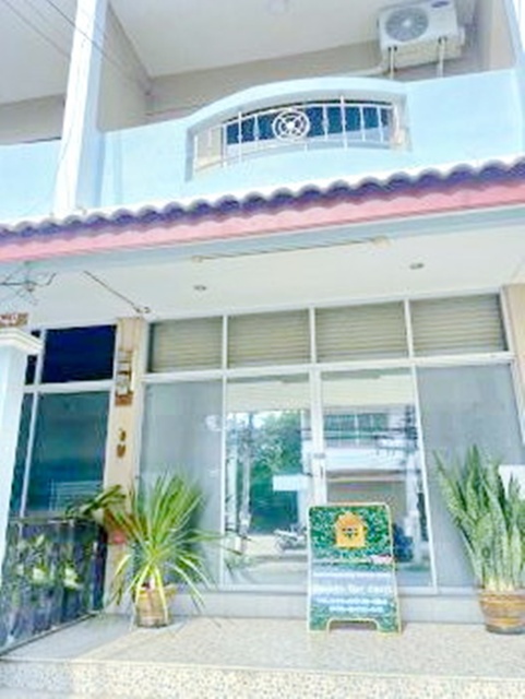 พร้อมเฟอร์ฯ เครื่องใช้ไฟฟ้า 2นอน  โลตัสพัทยา 1กม. เทพประสิทธิ์  ให้เช่าอาคาร2 ชั้น 26ตร.วา.206ตร.ม. ถ.สุขุมวิท ตลาดรัตนากร 1.2กม. 