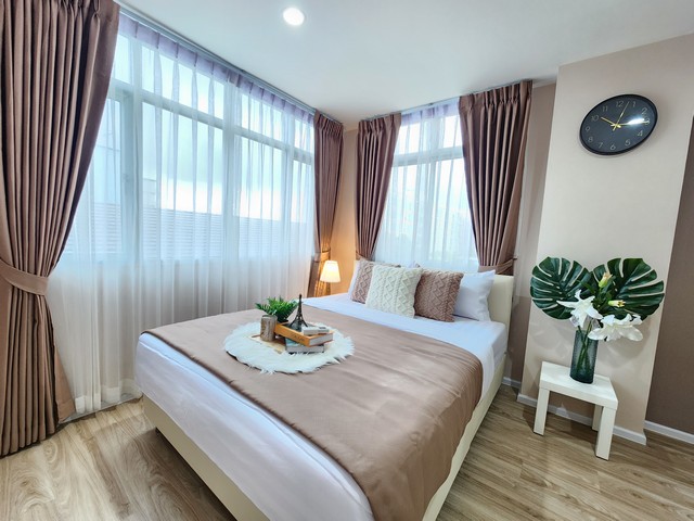 SF087 ขาย  The log แอท สุขุมวิท 101/1  ความสวย ให้เลย 10 ดาว  ห้องมุม กว้าง แถมมีครัวแยก โซนอุดมสุข กับ ราคาเพียง 1.89 MB เท่านั้นไม่น่าเชื่อ ว่ายังมีอยู่จริง!!!--------------------------------------------------- 1นอน 1น้ำ ขนาด 41 ตร.ม ชั้น 5 ห้องมุม กว้าง หน้าต่างเต็มบาน ห้องแต่งสวย พร้อมอยู่--------------------------------------------------- สิ่งอำนวยความสะดวก ที่จอดรถ / รปภ.24 ชั่วโมงฟิตเนต …แต่ไม่มีสระว่ายนะครับ------------------------------------ ทำเล : อยู่ในซอยสุขุมวิท