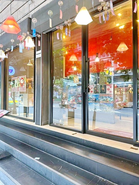 สุขุมวิท71 ให้เช่าอาคารพาณิชย์ 1ชั้น 30ตร.วา.  แยกพระราม4  BTS พระโขนง 880ม.120ตร.ม. แม็กซ์แวลู 71 200 ม. ร้านปิ้งย่าง ชาบู  1 นอน 2 น้ำ