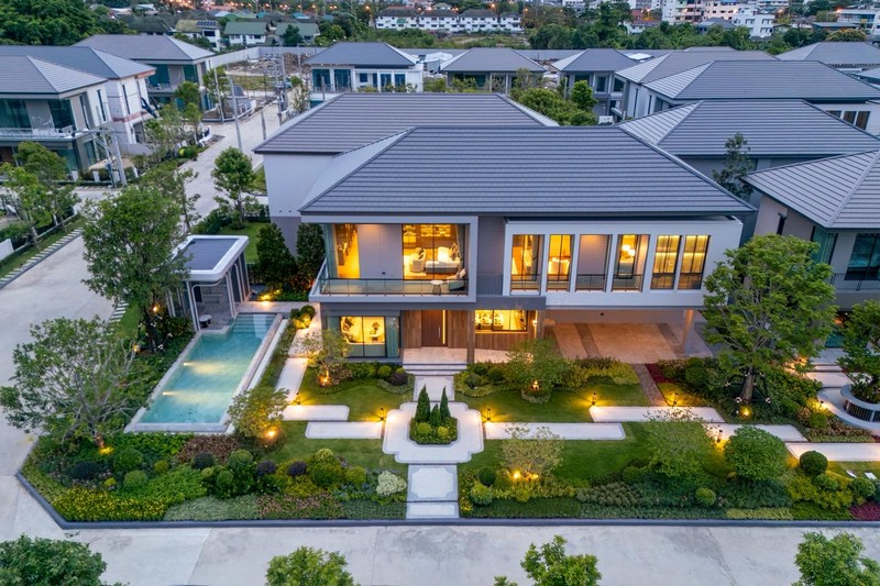 SC-003 บางกอกบูเลอวาร์ดงามวงศ์วานโรงเรียนนานาชาติชั้นนำ ใกล้บ้าน…ที่มอบอนาคตที่ดีกว่าบางกอก บูเลอวาร์ด งามวงศ์วาน บ้านหรูใจกลางเมือง ที่รายล้อมด้วยระบบการศึกษาระดับโลก เพราะ บ้านที่ดี ควรอยู่ใกล้ โรงเรียนที่ดีที่สุดและเพราะอนาคตของลูก…เริ่มต้นจากสิ่งแวดล้อมที่คุณเลือกให้วันนี้ที่ บางกอก บูเลอวาร์ด งามวงศ์วาน ไม่ได้ให้แค่พื้นที่ใช้ชีวิตที่หรูหรา 