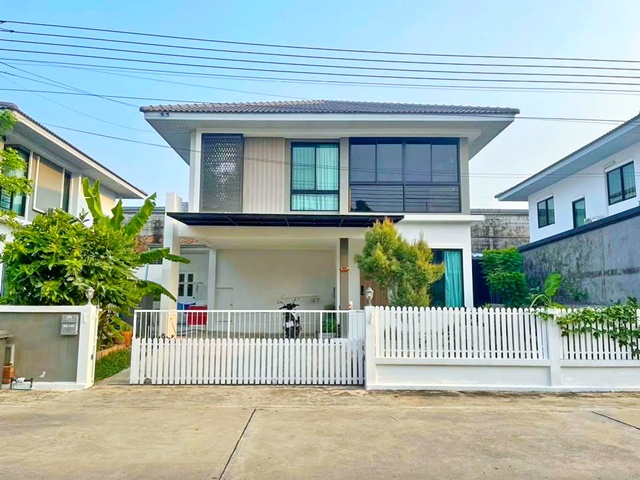 ขาย-เช่า บ้านเดี่ยว 2 ชั้น ภัทรีดา ใหญ่ 60 ตร.วา.3-4นอน  รังสิต-คลอง2 บิ๊กซี คลอง3 2.2 กม.  ม.กรุงเทพ รังสิต 3.3 กม. พร้อมเฟอร์ฯ 