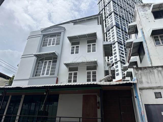 ขายโฮมออฟฟิศ 3 ชั้น 320 ตร.ม. ถนนพระราม 9 ซอย 11 หลังมุม ใกล้เซ็นทรัลพระราม 9