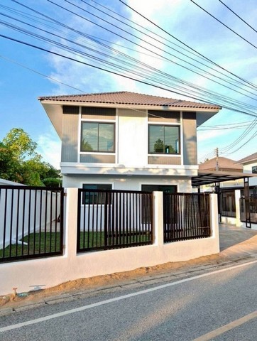 ถูกกว่าบ้านชั้นเดียว บ้านใหม่ 2 ชั้น ติดถนนหลักชุมชน แม๋โจ้ สันทราย 