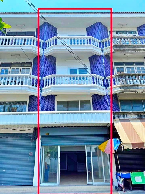 สุขสวัสดิ์76-80 รพ.บางจาก 1กม.ตลาดคู่สร้าง 1.1กม.วัดชังเรือง ให้เช่าอาคารพาณิชย์ 3.5 ชั้น