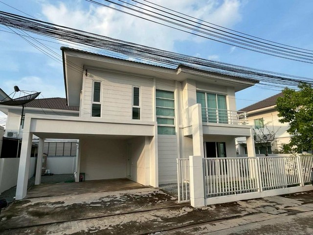 บ้านเดี่ยว หลังใหญ่ ปรับปรุงใหม่ ว่างให้เช่าชื่อโครงการ พฤกษา นารา หนองมน 1  ใกล้บางแสน????ค่าเช่า 25,000 บาท สัญญา 1 ปี????- ประกัน 2 เดือน - ค่าเช่าล่วงหน้า 1 เดือน- สัญญาขั้นต่ำ 1ปีบ้านทำใหม่ทั้งหลัง ยินดีรับผู้เช่าไทยและต่างชาติบ้านเดี่ยวหลังใหม่ หันหน้าบ้านทิศใต้ ปรับปรุงใหม่ มีพื้นที่ใช้สอยประมาณ 150 ตรม. พื้นที่ทั้งหมดเกือบ 60 ตรว. เพื่อให้ดูแลรักษาง่ายจะได้ไม่เป็น