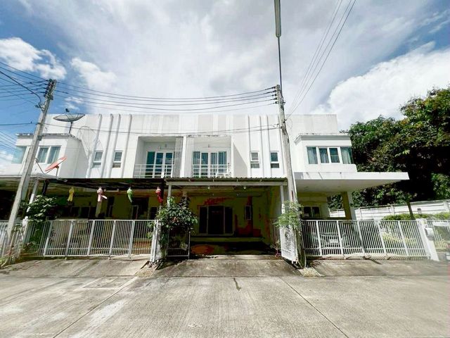 ขายเพียง 2.49 ล้าน #ดิเออบาน่า4 #แม่เหียะ ทาวน์เฮาส์ 2 ชั้น #เฟอร์นิเจอร์ครบ #หิ้วกระเป๋าเข้าอยู่ได้เลย