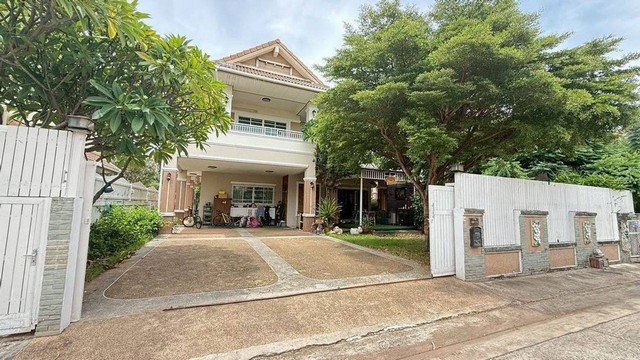 บ้านเดี่ยวแปลงใหญ่ 118 ตร.วา พร้อมสนามฟุตบอลส่วนตัว  ใกล้บึงแก่นนคร  ราคาเพียง 6.5 ล้านบาท