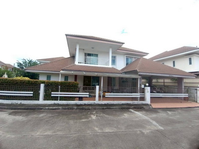 รหัสทรัพย์ : HL#27016 (L084098)นราสิริ บ้านเดี่ยวหลังมุม สภาพดีมาก พร้อมอยู่ ทำเลคุณภาพพื้นที่ใช้สอยกว้าง ต่อเติมมห้องเอนกประสงค์พร้อมใช้ น้ำไม่ท่วม ราคาคุ้มค่าบ้าน 2 ชั้น เนื้อที่ 88 ตารางวาพื้นที่ใช้สอย 158 ตารางเมตรจำนวนห้องนอน 3 ห้องจำนวนห้องน้ำ 3 ห้องจอดรถ 2 คันที่ตั้ง : ต.ต้นเปา อ.สันกำแพง จ.เชียงใหม่สถานที่ใกล้เคียง- แม็คโครเชียงใหม่- รพ.กรุงเทพเชียงใหม่- ศูนหัตถกรรม