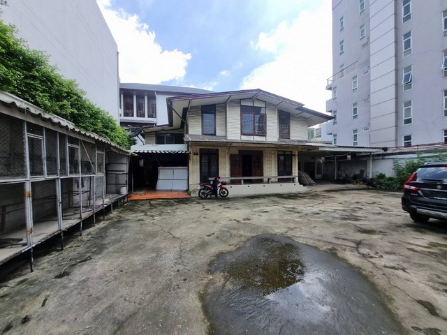 ขาย  ให้เช่าบ้านพร้อมที่ดินในซอยทองหล่อ  ทำเลศักยภาพใจกลางสุขุมวิท เหมาะสำหรับอยู่อาศัย โฮมออฟฟิศ ธุรกิจไลฟ์สไตล์ หรือ