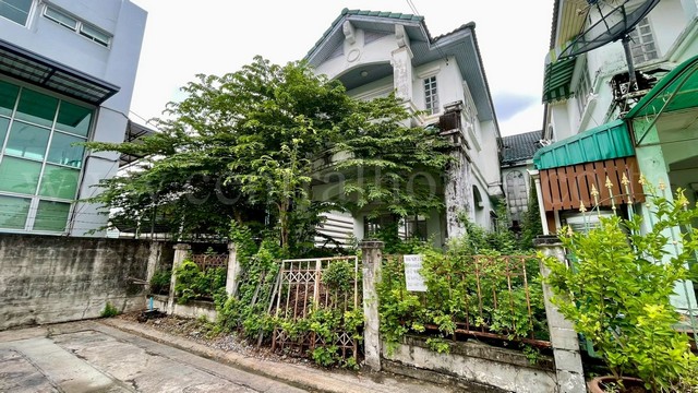 ทาวน์เฮ้าส์ นันทนาการ์เด้น ซอยบางปลา 22 บางพลี สมุทรปราการ 