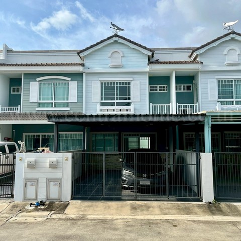 ทาวน์เฮ้าส์ วิลลาจจิโอ อยุธยา - บางปะอิน บ้านสวย ต่อเติมหลังคาที่จอดรถ