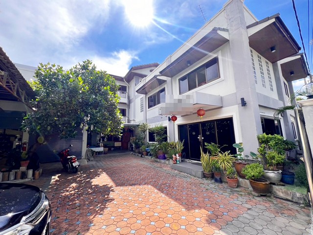 บ้านเดี่ยว 3 ชั้น 128 ตารางวา สุทธิสาร ห้วยขวาง กรุงเทพฯ 