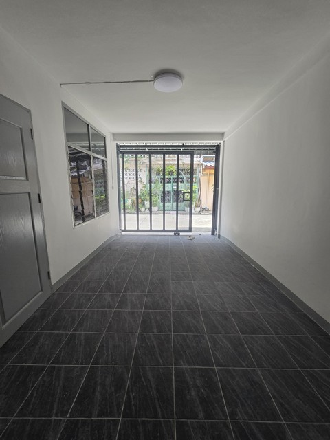 P1550 ให้เช่า ขาย ทาวน์เฮ้าส์ 2 ชั้น ซอยประชาราษฏร์บำเพ็ญ 16 ใกล้MRTห้วยขวาง เดินทางสะดวก