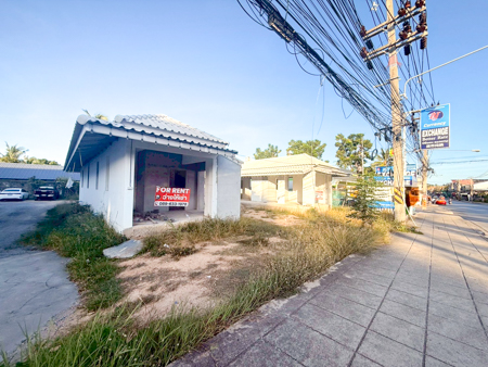 Commercial Space and Shop Building for Rent in Bophut, Koh Samui A Prime Opportunity for Your Business