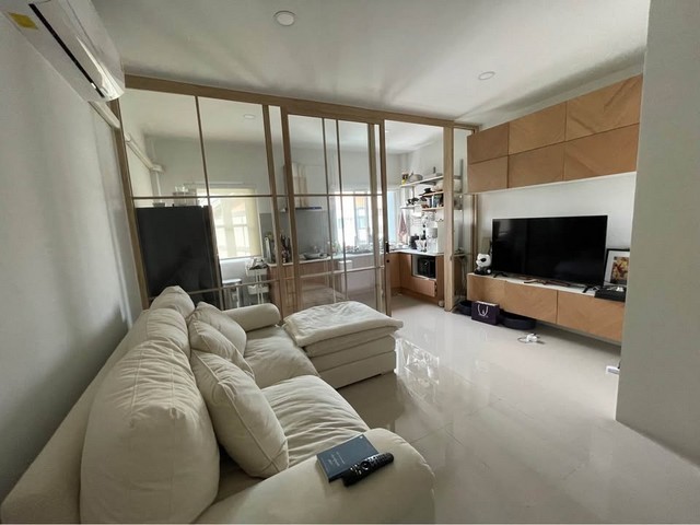 ให้เช่าทาวโฮม3 ชั้น โฮมออฟฟิศ หมู่บ้านคิวบิส สนามบินน้ำ ใกล้รถไฟฟ้าสถานีแคราย