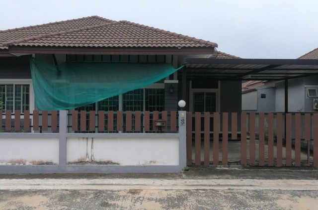  รหัสทรัพย์ (Code ID)  : PSC_11993  ราคา    2,371,500  บาท (ราคาต่อรองได้) ▸ เนื้อที่   51 ตร.ว พื้นที่ใช้สอย 152 ตารางเมตร   ▸ 3 ห้องนอน 2 ห้องน้ำ    ▸ 1 ที่จอดรถ   บ้านเดี่ยวหันไปทางทิศ   พิกัดทรัพย์ :  https://maps.app.goo.gl/RJZGWFavT7SZLFFJ7  สถานที่ใกล้เคียง ▸ใกล้วิทยาลัยเทคโนโลยีภาคตะวันออก ▸ใกล้โรบินสัน ชลบุรี ▸ใกล้วัดหนองแฟบ ▸ใกล้แม็คโคร ฟู้ดเซอร์วิส อมตะนคร  สอบถามเพิ่มเติม / นัดชม โทร. 097-419-5982(พลอย) โทร. 096-932-4624(ออมสิน) Line : @panaya 