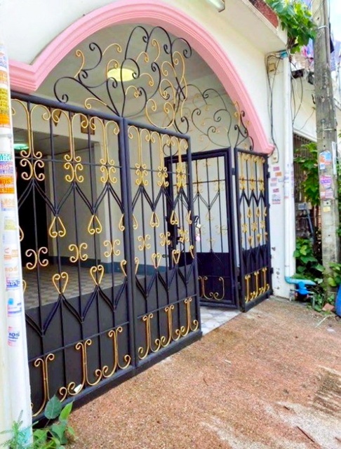 ให้เช่าทาว์นเฮาส์ 3 ชั้น 22 ตร.วา. 264 ตร.ม. เพชรเกษม49-59 MRTหลักสอง 1.6กม.รร.บางแค 600 ม. 3 นอน 4 น้ำ เดอะมอลล์ บางแค 1.4 กม.8,499-9,999 B-M.แหล่งชุมชน ช้อปปิ้ง หาของกินง่าย  แยกเพชรเกษม-พุทธมณฑล สาย 2Phetkasem49-59 MRT LakSong 1.6km. Townhouse for rent 3-storey 22 sq.wa. 264 sq.m. Bang Khae School 600 m. 3 bed 4 bath The Mall Bang Khae 1.4 km. 8,499-9,999  B-M. Community area shopping easy to find food Phetkasem-Phutthamonthon intersection Line 2 แยกเพชรเกษม-พุทธมณฑล สาย 2 ถ.เพชรเกษม แขวงหลักสอง บางแค กรุงเทพมหานคร  22 ตร.วา. 264 ตร.ม.22 sq.wa. 264 sq.m. 3 ห้องนอน 4 ห้องน้ำ 