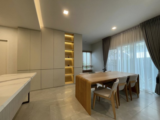 P418 ให้เช่า บ้านเดี่ยว 2 ชั้น โครงการ มัณฑนา บางนา-วงแหวน Mantana Bangna-Wongwaen ใกล้เมก้าบางนา หน้าบ้านหันทางทิศใต้ราคาให้เช่า 140,000 บาท/เดือน (ราคาต่อรองได้)-สามารถรับชาวต่างชาติได้-ไม่รับสัตว์เลี้ยง-ไม่รับจดทะเบียนบริษัทติดต่อ คุณช่อผกา 0616198565 LINE 0616198565หากไม่รับสาย รบกวนขอความกรุณาลูกค้า @line ทิ้งรูปและข้อมูลไว้นะคะhttps://line.me/ti/p/zu0mm-ozFXให้เช่าบ้านเดี่ยว บ้านมือหนึ่ง โครงการใหม่ หมู่บ้า