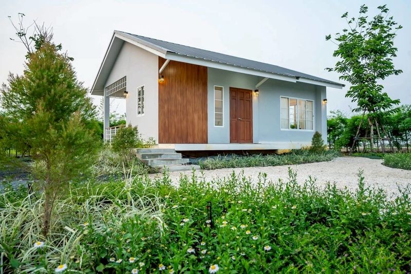 สนใจมาเที่ยวชมโทร ติดต่อ นกได้หลายช่องทางนะคะโทร. 061-494-9665โทร. 063-635-5651 (เบอร์นี้ไลน์เต็มค่ะ)ไลน์ไอดี : @nyland789(ไลน์คลิ๊กแล้วทักมาได้เลยค่ะ) https://lin.ee/R8sP0rj____________________________บ้านพร้อมที่ดินสไตล์มูจิมินิมอลเริ่มต้น 200 ตรว. 1.98 ล้าน400 ตรว. เพียง 2.98 ล้านบ้านขนาดพื้นที่ใช้สอย 80 ตร.ม. รวมโอน (ราคานี้ได้บ้านเปล่าไม่รวมเฟอร์นิเจอร์ค่ะ)หากต้องการบ้านตัวอย่างทั้งหมด 3.59 รวมเฟอร์นิเจอร์และจัดสวนสวย