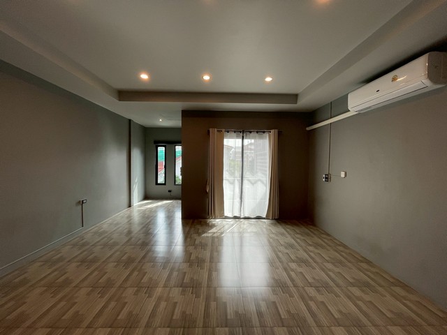 ให้เช่าโฮมออฟฟิศ3ชั้น ย่านลาดพร้าว บางกะปิ รามคำแหง ซอยลาดพร้าว124 ใกล้MRTมหาดไทย ท่าเรือมหาดไทย