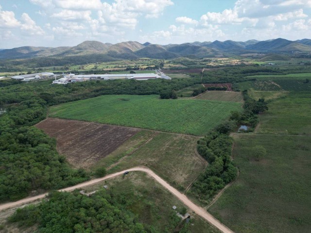 ขายที่ดินพร้อมศักยภาพพัฒนาโซลาร์ฟาร์มชุมชน  วังม่วง จ.สระบุรี ที่ตั้ง :  อำเภอวังม่วง  จังหวัดสระบุรีhttps://maps.app.goo.gl/ibhpjUjbi3Jx5zQJ7ขนาดพื้นที่รวมประมาณ : 72 ไร่ (แบ่งขายได้: 15 ไร่ / 7 ไร่ / 300 ตร.วา)รายละเอียดขายโดยเจ้าของโดยตรง – พร้อมเอกสารสิทธิ์ครบมีผู้เช่าอยู่ปัจจุบัน - สร้างรายได้ทันที หรือยกเลิกสัญญาเพื่อใช้เองได้ศักยภาพด้านพลังงาน:โครงการโซลาร์ฟาร์มชุมชนภายใต้นโยบายขอ