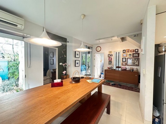 ทำเลและสภาพแวดล้อมดี พื้นที่ใช้สอยกว้าง บรรยากาศร่มรื่นและเงียบสงบ