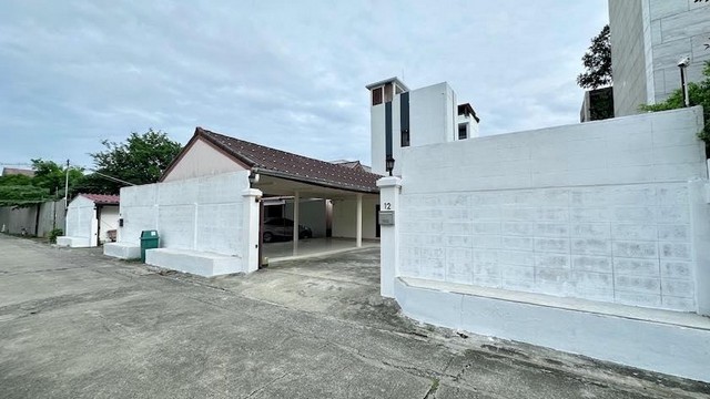 ให้เช่าบ้านเดี่ยว 1 ชั้น 220 ตร.ว. ถนนลาดพร้าว 71 ซอยนาคนิวาส 39 ใกล้เลียบด่วน